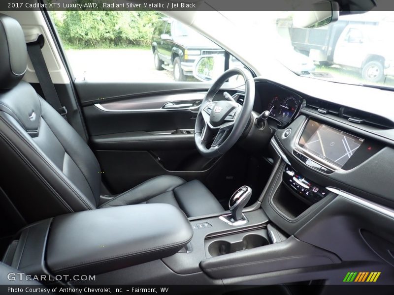 Radiant Silver Metallic / Jet Black 2017 Cadillac XT5 Luxury AWD