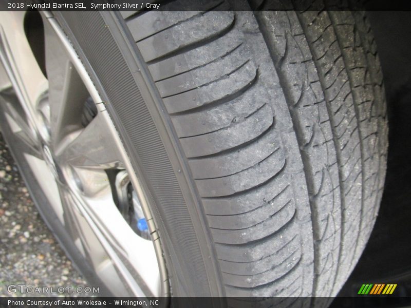 Symphony Silver / Gray 2018 Hyundai Elantra SEL
