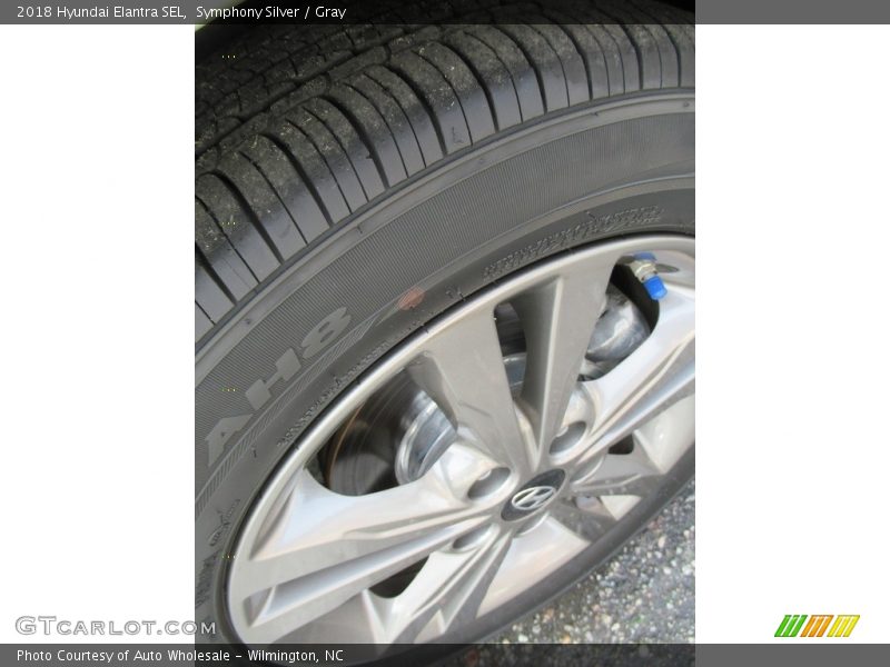 Symphony Silver / Gray 2018 Hyundai Elantra SEL