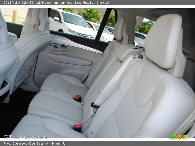 Luminous Sand Metallic / Charcoal 2018 Volvo XC90 T6 AWD Momentum
