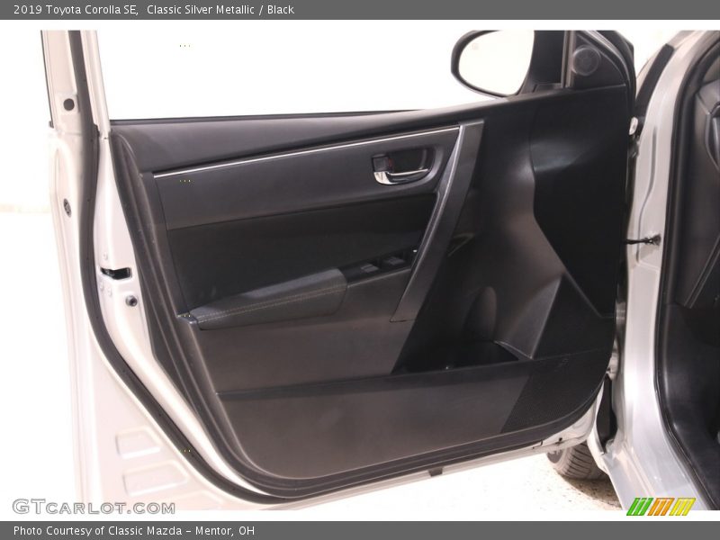 Classic Silver Metallic / Black 2019 Toyota Corolla SE