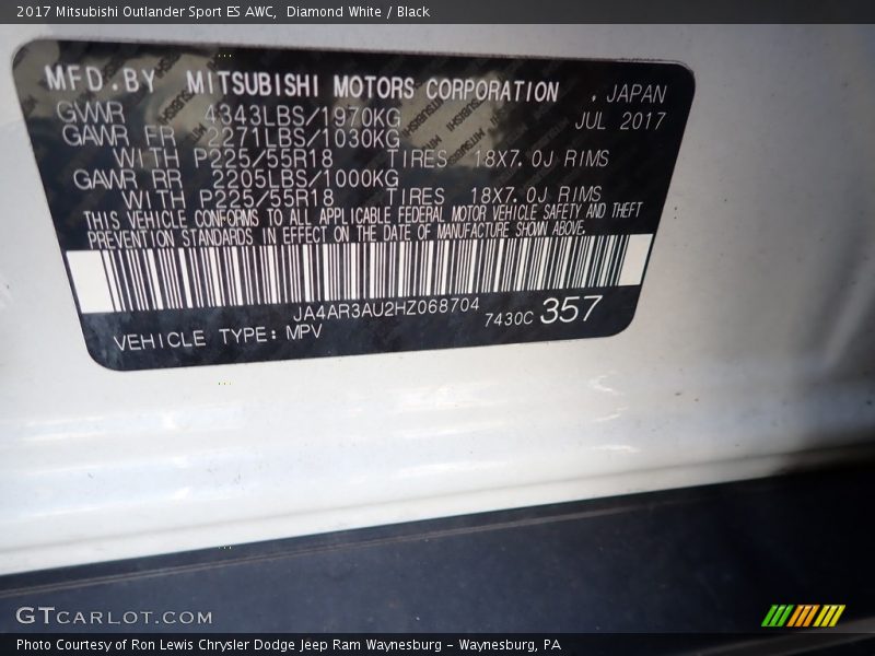 Diamond White / Black 2017 Mitsubishi Outlander Sport ES AWC