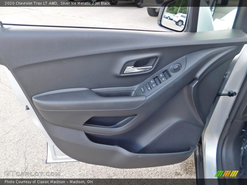 Silver Ice Metallic / Jet Black 2020 Chevrolet Trax LT AWD