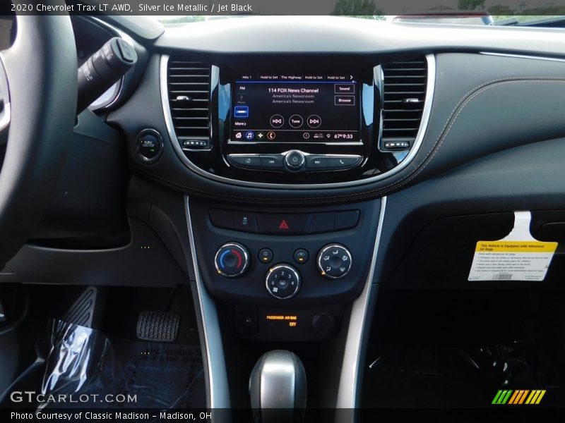 Silver Ice Metallic / Jet Black 2020 Chevrolet Trax LT AWD