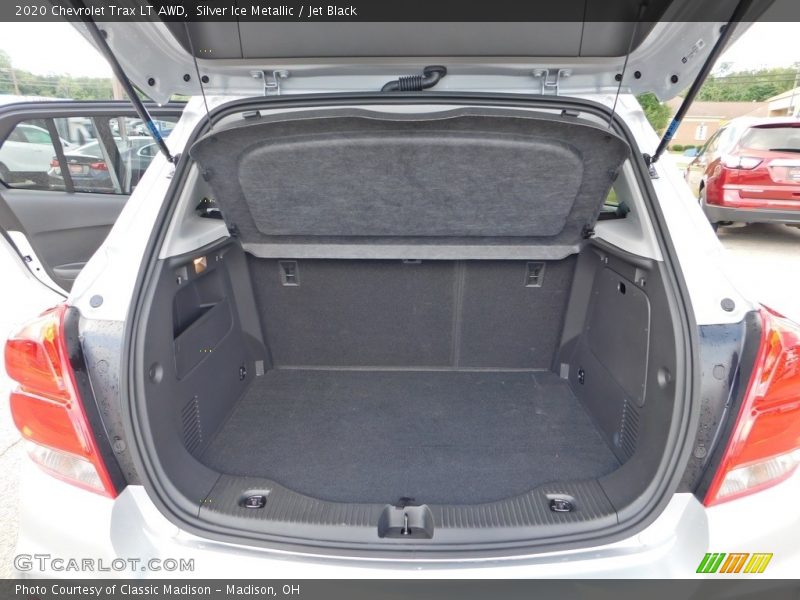 Silver Ice Metallic / Jet Black 2020 Chevrolet Trax LT AWD