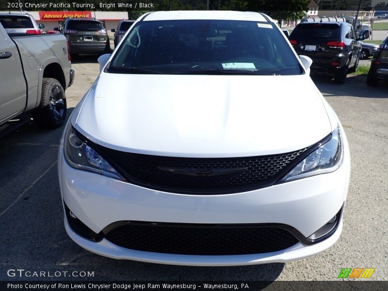 Bright White / Black 2020 Chrysler Pacifica Touring