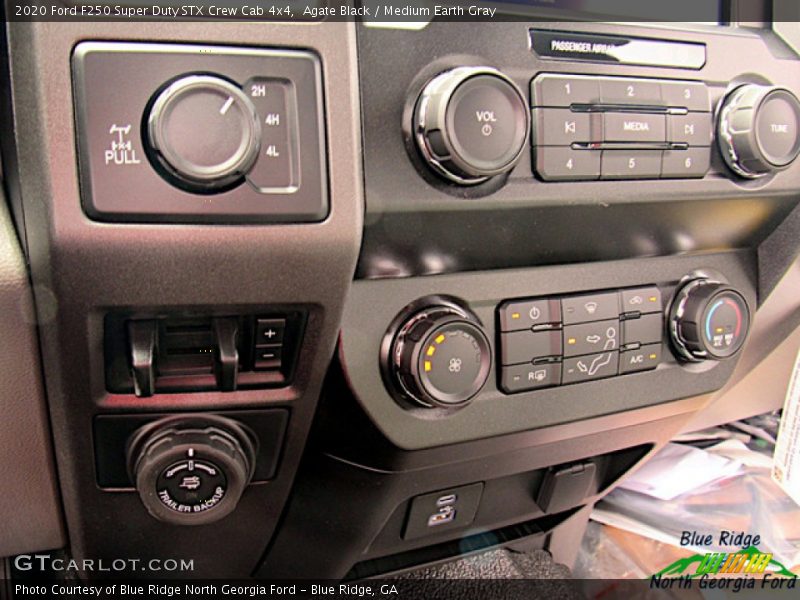 Agate Black / Medium Earth Gray 2020 Ford F250 Super Duty STX Crew Cab 4x4