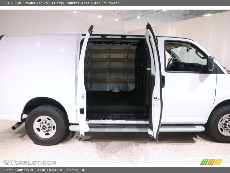 Summit White / Medium Pewter 2019 GMC Savana Van 2500 Cargo