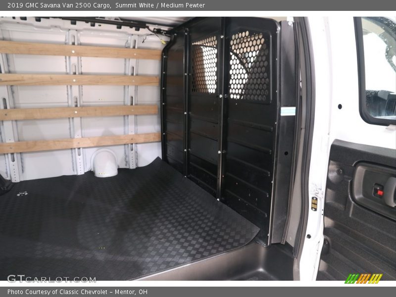 Summit White / Medium Pewter 2019 GMC Savana Van 2500 Cargo