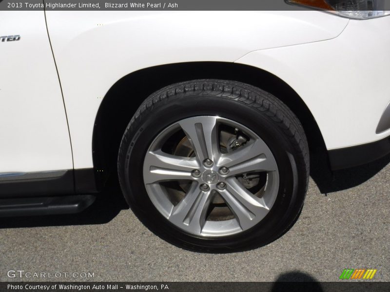 Blizzard White Pearl / Ash 2013 Toyota Highlander Limited