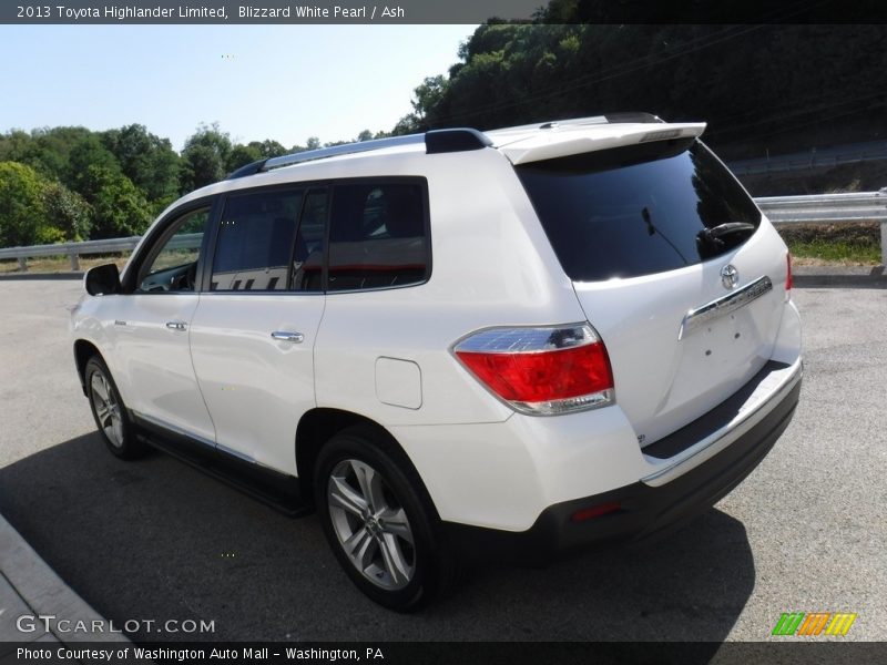 Blizzard White Pearl / Ash 2013 Toyota Highlander Limited