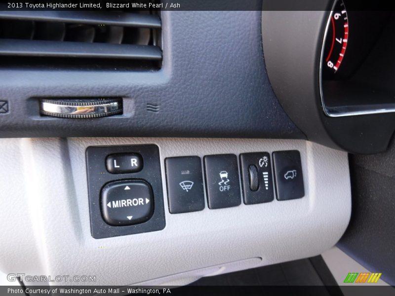 Blizzard White Pearl / Ash 2013 Toyota Highlander Limited