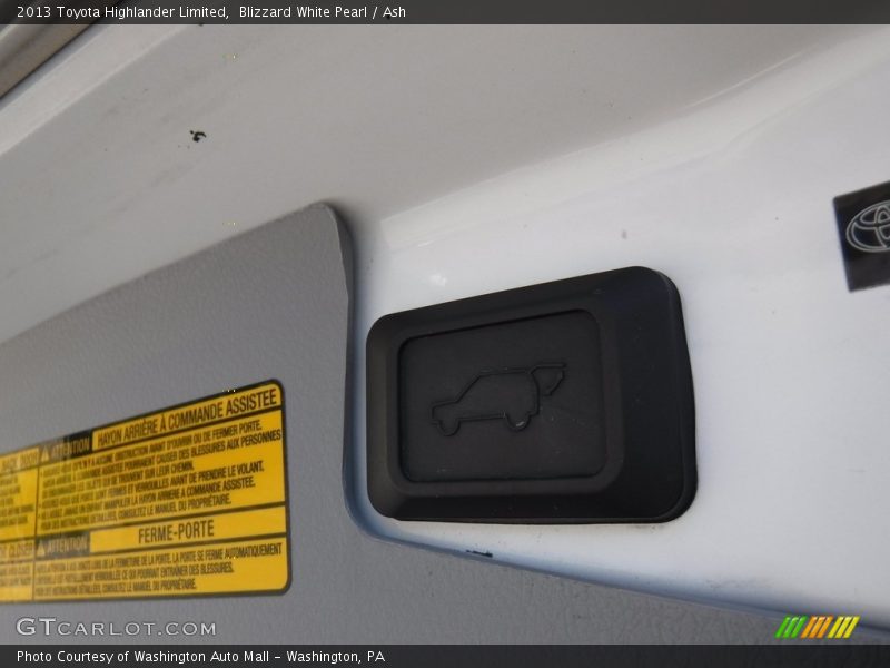 Blizzard White Pearl / Ash 2013 Toyota Highlander Limited