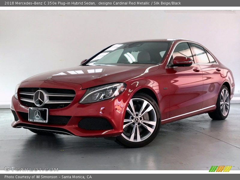 Front 3/4 View of 2018 C 350e Plug-in Hybrid Sedan