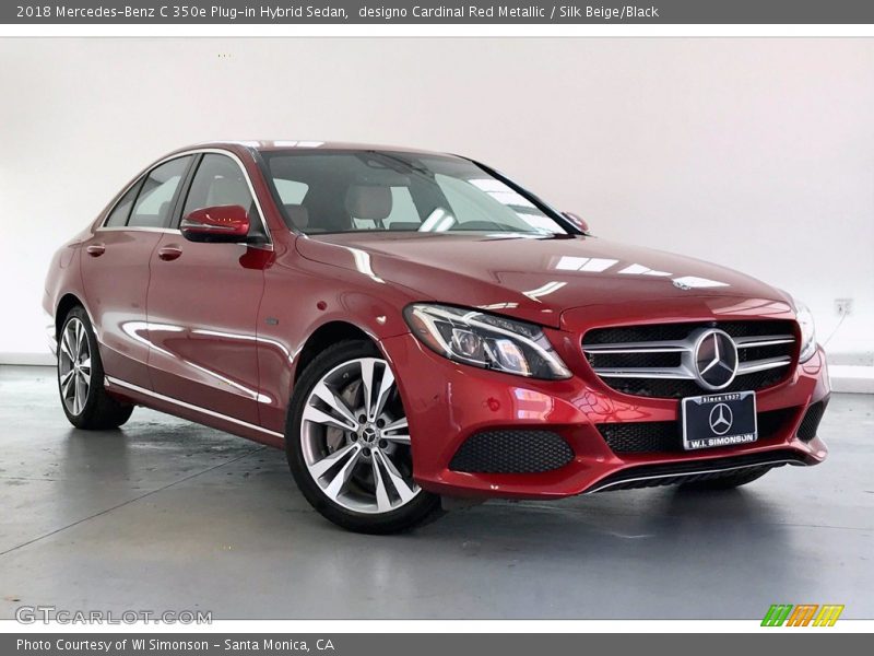 Front 3/4 View of 2018 C 350e Plug-in Hybrid Sedan