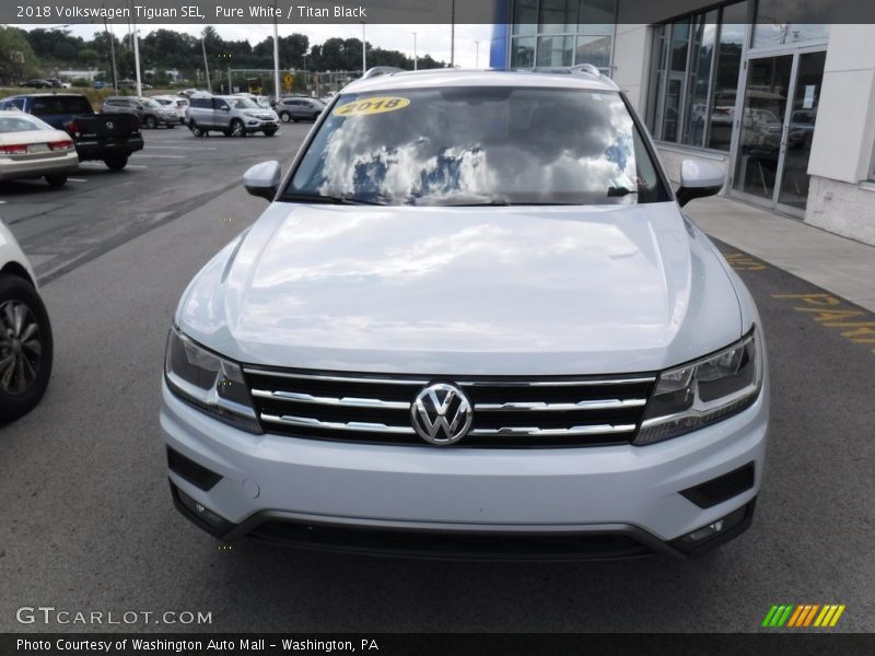 Pure White / Titan Black 2018 Volkswagen Tiguan SEL