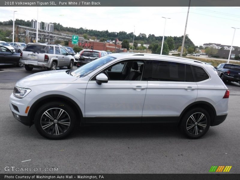 Pure White / Titan Black 2018 Volkswagen Tiguan SEL