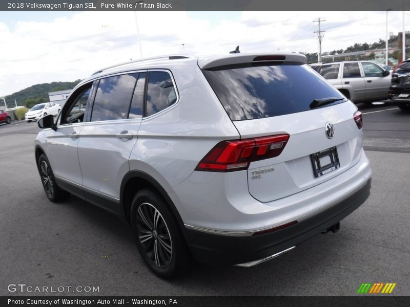 Pure White / Titan Black 2018 Volkswagen Tiguan SEL