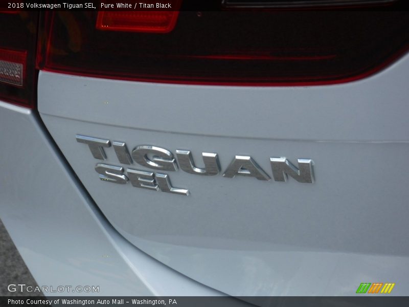Pure White / Titan Black 2018 Volkswagen Tiguan SEL