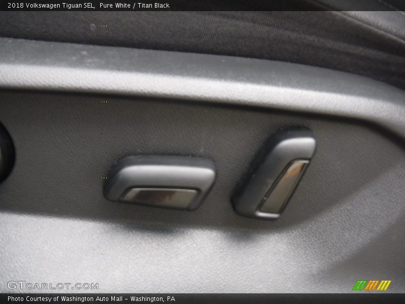 Pure White / Titan Black 2018 Volkswagen Tiguan SEL