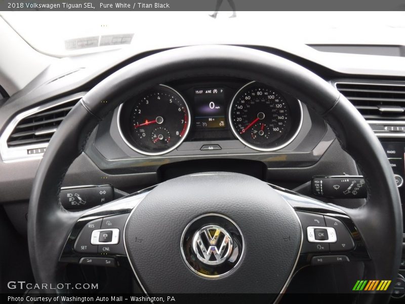 Pure White / Titan Black 2018 Volkswagen Tiguan SEL
