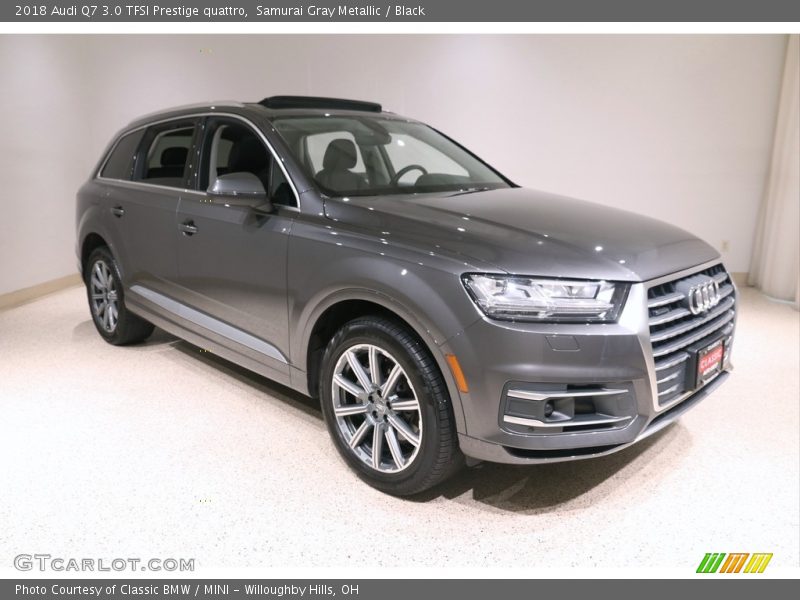 Front 3/4 View of 2018 Q7 3.0 TFSI Prestige quattro