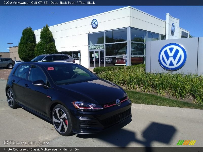 Deep Black Pearl / Titan Black 2020 Volkswagen Golf GTI SE