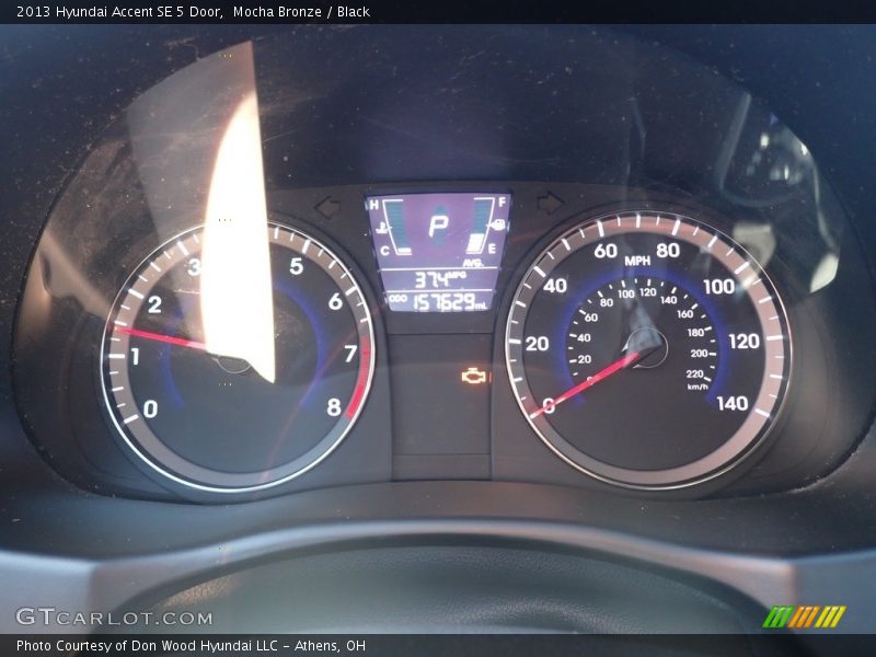 Mocha Bronze / Black 2013 Hyundai Accent SE 5 Door