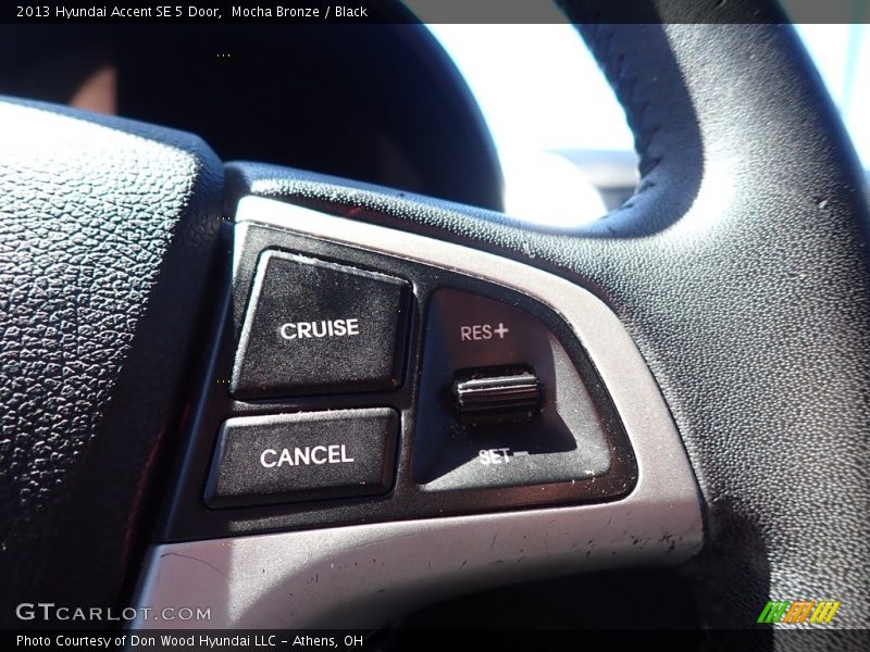 Mocha Bronze / Black 2013 Hyundai Accent SE 5 Door
