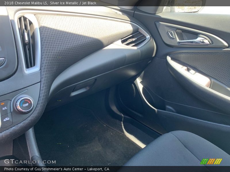 Silver Ice Metallic / Jet Black 2018 Chevrolet Malibu LS