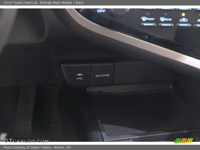 Midnight Black Metallic / Black 2019 Toyota Camry LE