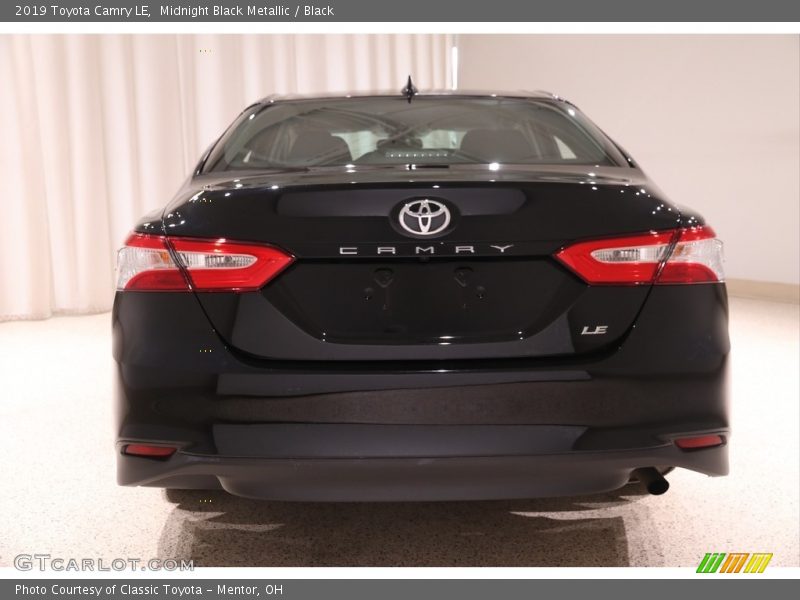 Midnight Black Metallic / Black 2019 Toyota Camry LE