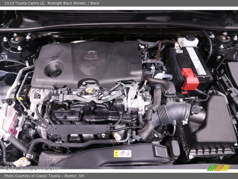 Midnight Black Metallic / Black 2019 Toyota Camry LE
