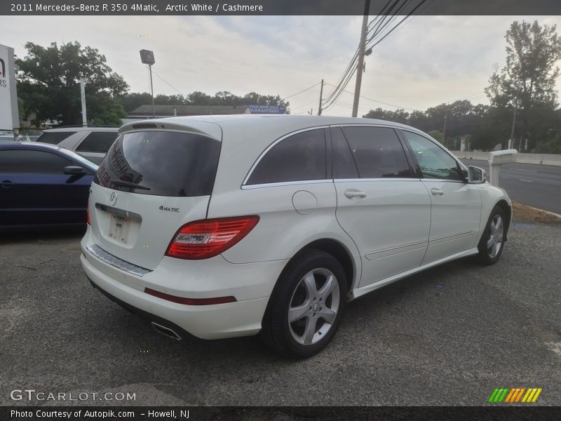 Arctic White / Cashmere 2011 Mercedes-Benz R 350 4Matic