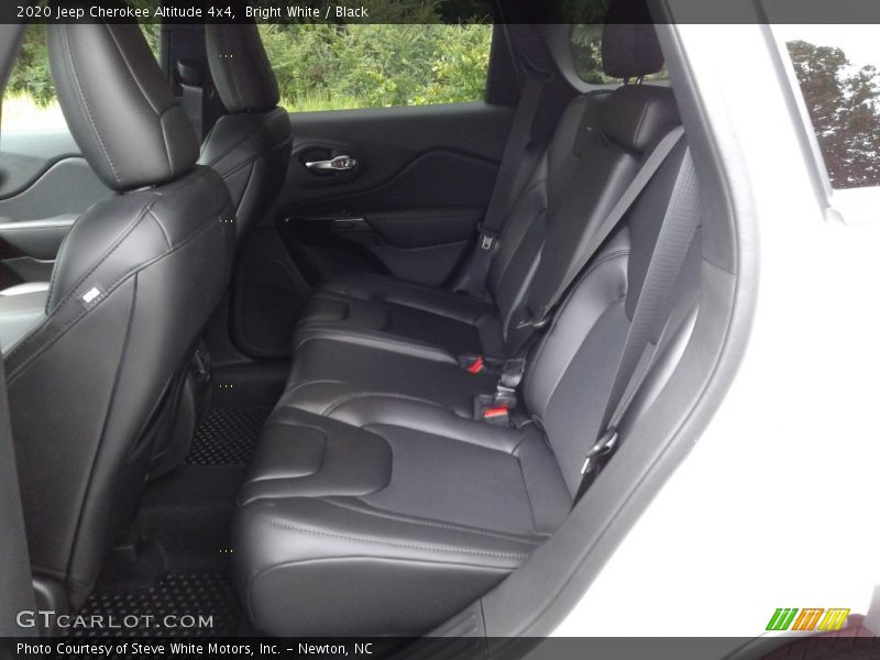 Bright White / Black 2020 Jeep Cherokee Altitude 4x4