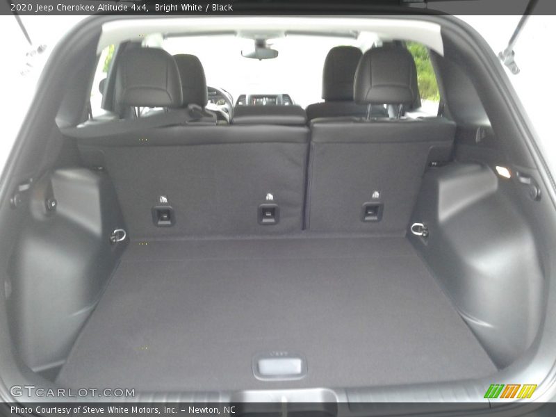 Bright White / Black 2020 Jeep Cherokee Altitude 4x4