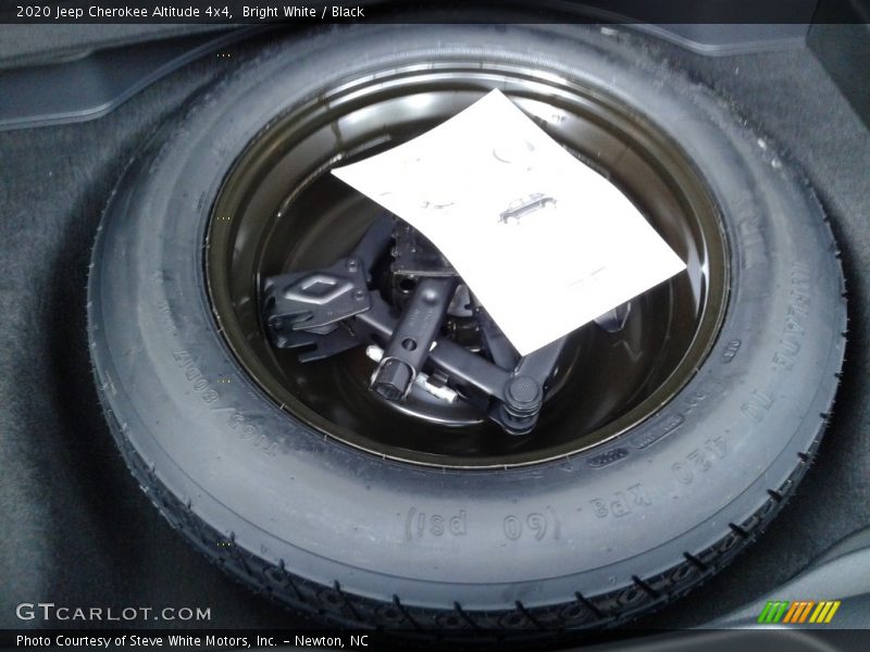 Bright White / Black 2020 Jeep Cherokee Altitude 4x4
