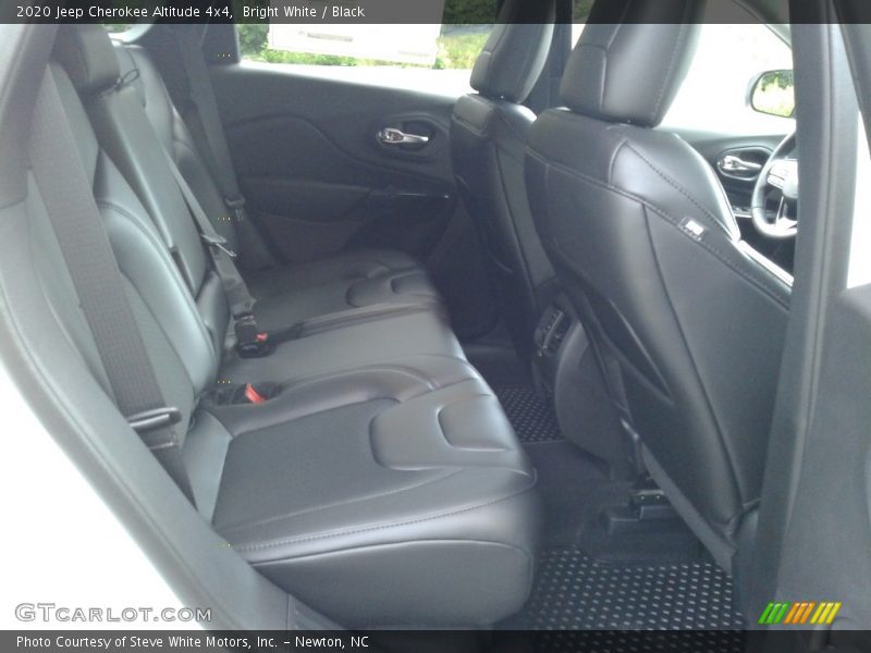 Bright White / Black 2020 Jeep Cherokee Altitude 4x4