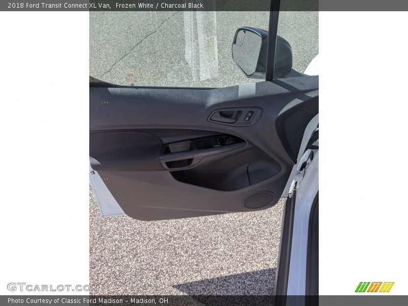 Frozen White / Charcoal Black 2018 Ford Transit Connect XL Van