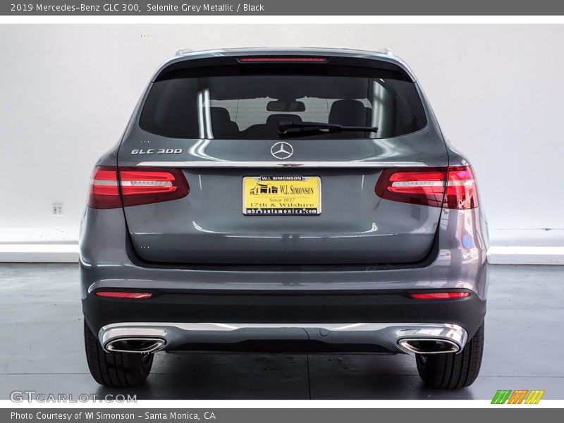 Selenite Grey Metallic / Black 2019 Mercedes-Benz GLC 300