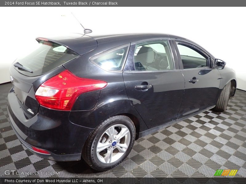 Tuxedo Black / Charcoal Black 2014 Ford Focus SE Hatchback