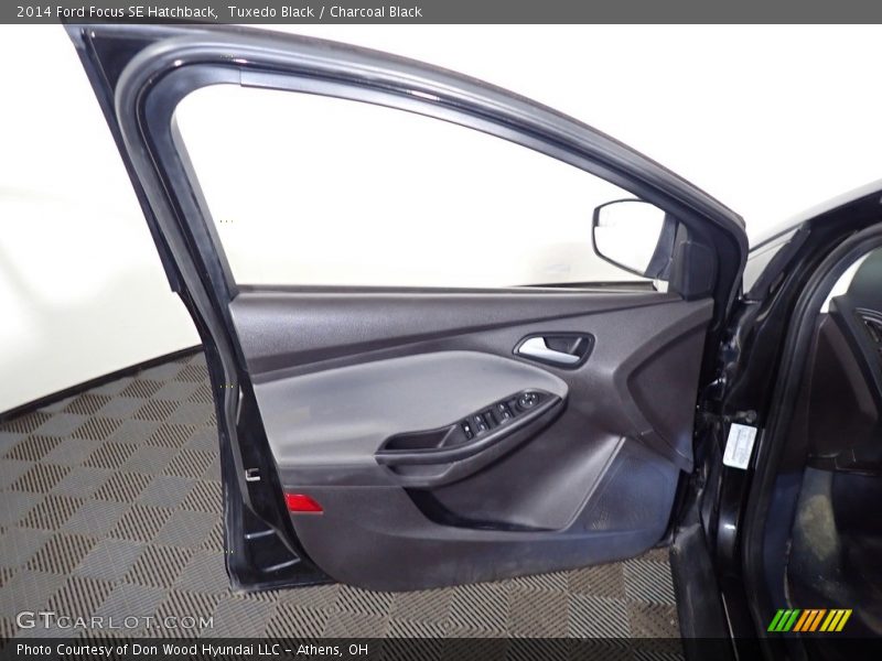 Tuxedo Black / Charcoal Black 2014 Ford Focus SE Hatchback
