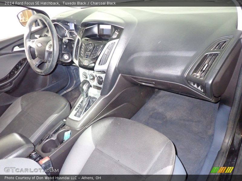 Tuxedo Black / Charcoal Black 2014 Ford Focus SE Hatchback