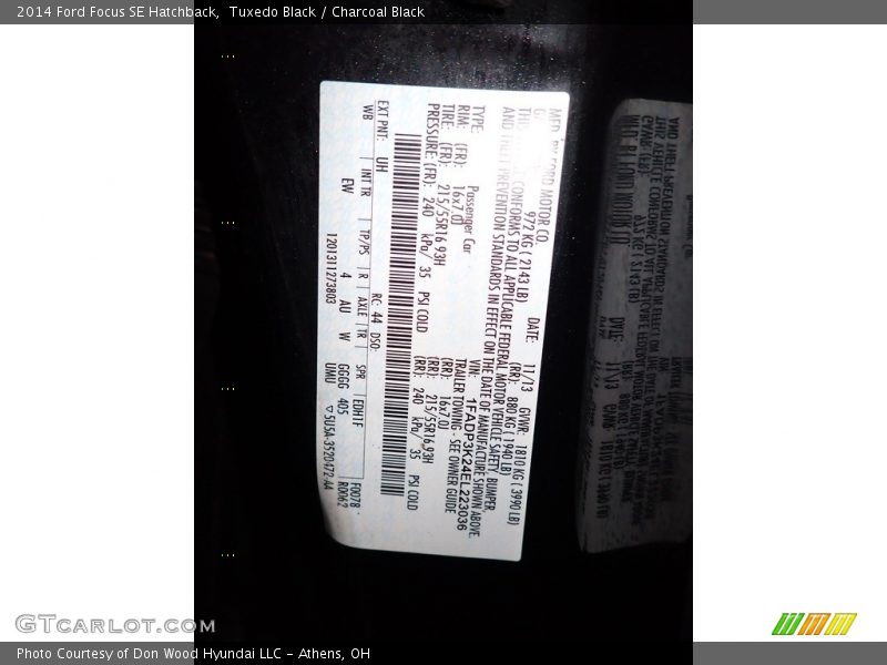 Tuxedo Black / Charcoal Black 2014 Ford Focus SE Hatchback