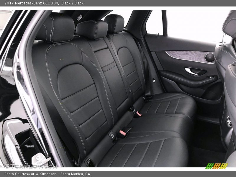 Black / Black 2017 Mercedes-Benz GLC 300