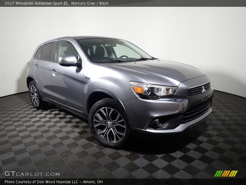 Front 3/4 View of 2017 Outlander Sport ES