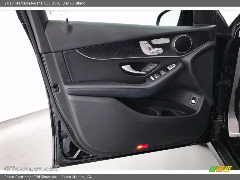Black / Black 2017 Mercedes-Benz GLC 300