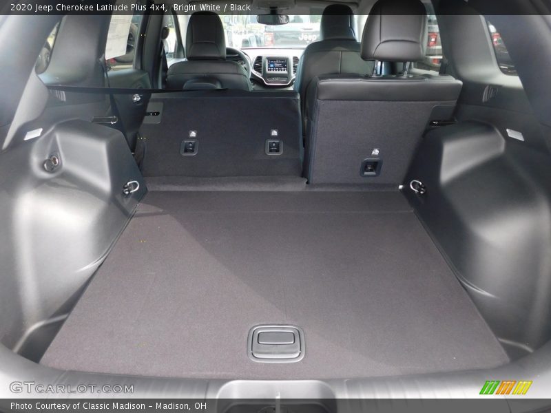 Bright White / Black 2020 Jeep Cherokee Latitude Plus 4x4