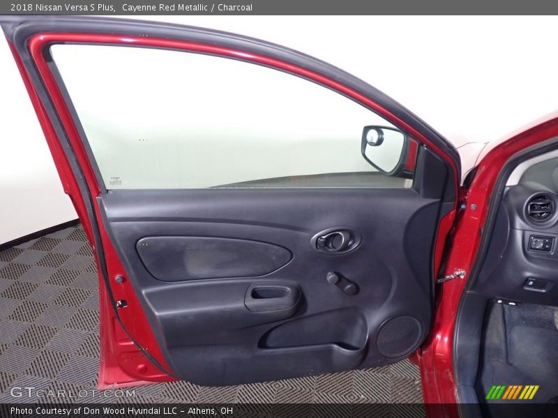 Cayenne Red Metallic / Charcoal 2018 Nissan Versa S Plus