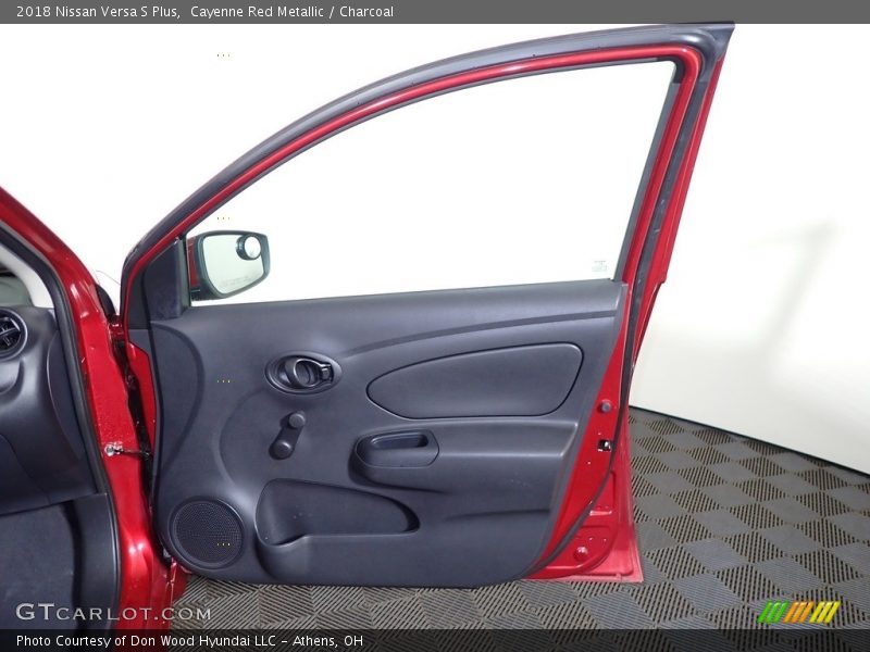 Cayenne Red Metallic / Charcoal 2018 Nissan Versa S Plus
